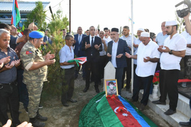 Pirəzə kəndində şəhidin nəşinin qalıqları torpağa tapşırılıb.