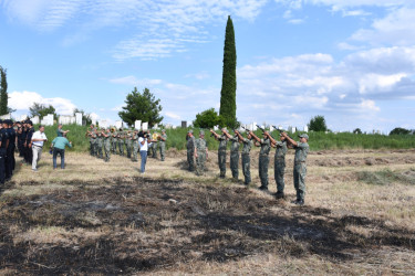 Ağdaşda şəhid Yasin Əbdürəhmanovun cənazəsi son mənzilə yola salınıb.