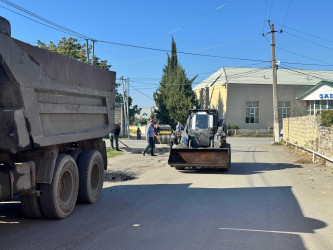 Ağdaş şəhəri ərazisində asfalt örtüyünün təmir işlərinə başlanılıb.