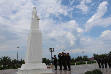 2 iyul - Polis işçilərinin peşə bayramıdır.