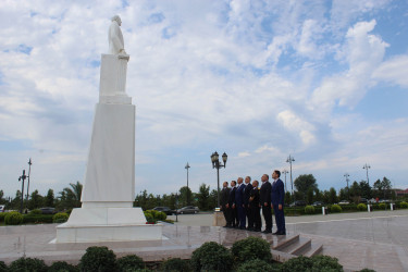 2 iyul - Polis işçilərinin peşə bayramıdır.