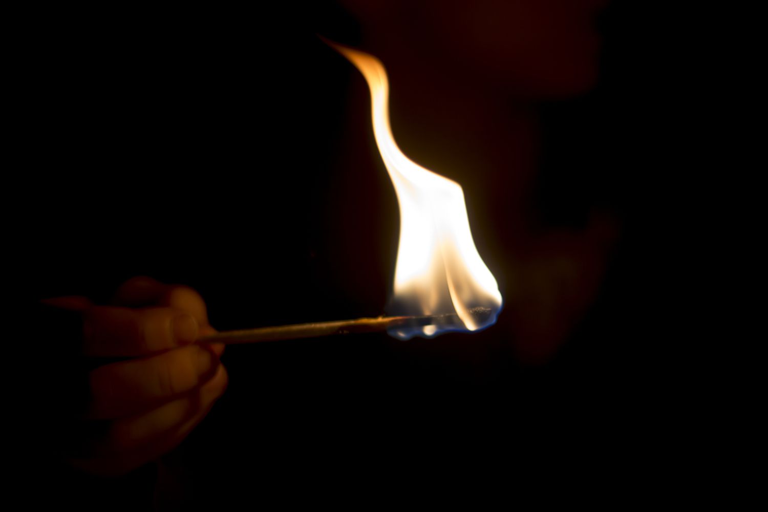 hand-with-burning-matchstick-453905709-5703d7365f9b581408ae9da0.jpg