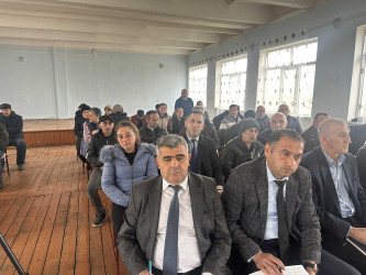 Ləki qəsəbəsində sakinlərin müraciətləri dinlənilib