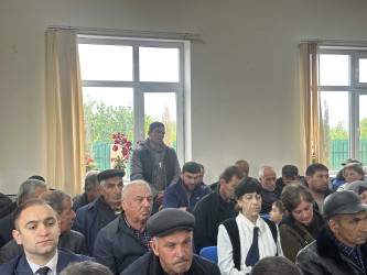 Gürcüva kəndində sakinlərin müraciətləri dinlənildi