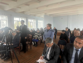 Ləki qəsəbəsində sakinlərin müraciətləri dinlənilib