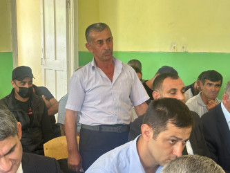 Yuxarı Nemətabad kəndində sakinlərin müraciətləri dinlənilib.