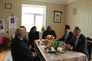 Şəhidlərimiz Naib Namətov və Rəvan Həsənovun ailələri ziyarət edilib