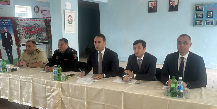 Ərəbocağı kəndində sakinlərin müraciətləri dinlənilib