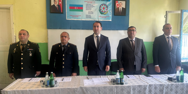 Yuxarı Nemətabad kəndində sakinlərin müraciətləri dinlənilib.