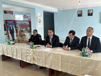 Ərəbocağı kəndində sakinlərin müraciətləri dinlənilib