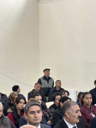 Qaradağlı kəndində sakinlərin müraciətləri dinlənilib